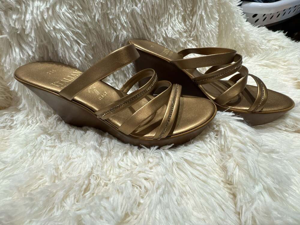 745 s2 Italian Shoemakers Women's Gold Metallic Criss-Cross Strappy Wedge Sandal
